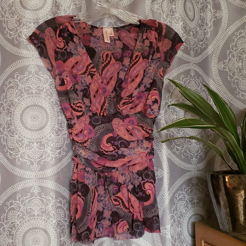 💗Pink Paisley Sweet Pea V-neck Top💗